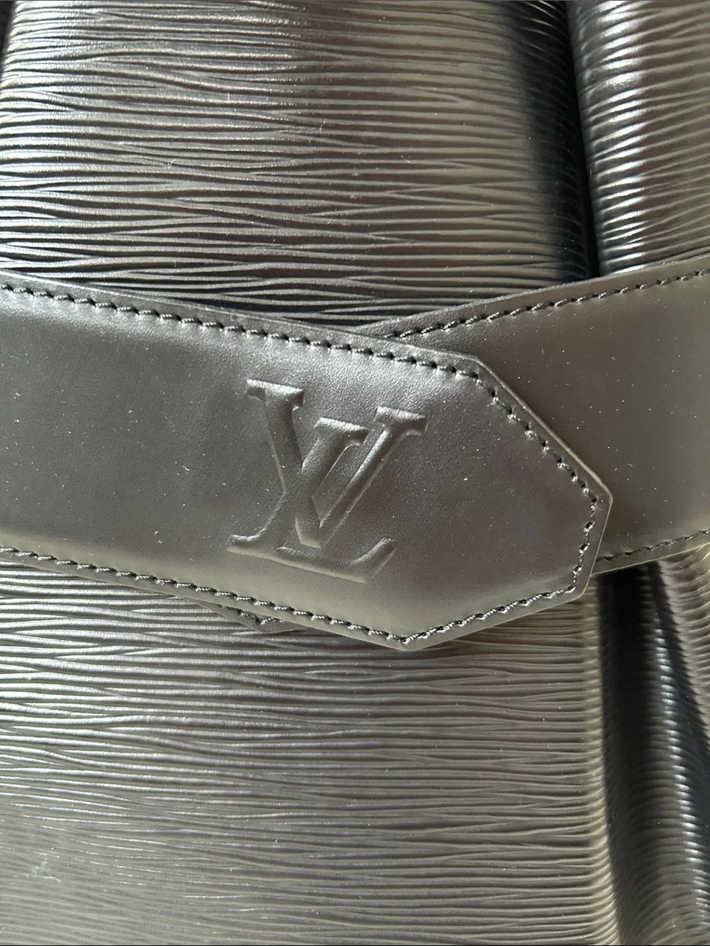 Louis Vuitton elegant black